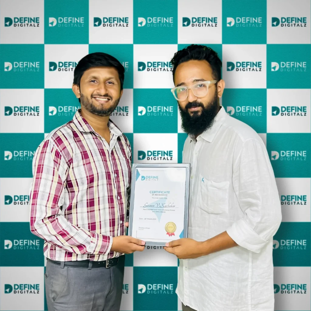 Shahbaz Ansari digital marketing trainer of Define Digitalz with students getting certificates- Best Digital Marketing Agency Based Institute In Mumbai with 100% job assistance