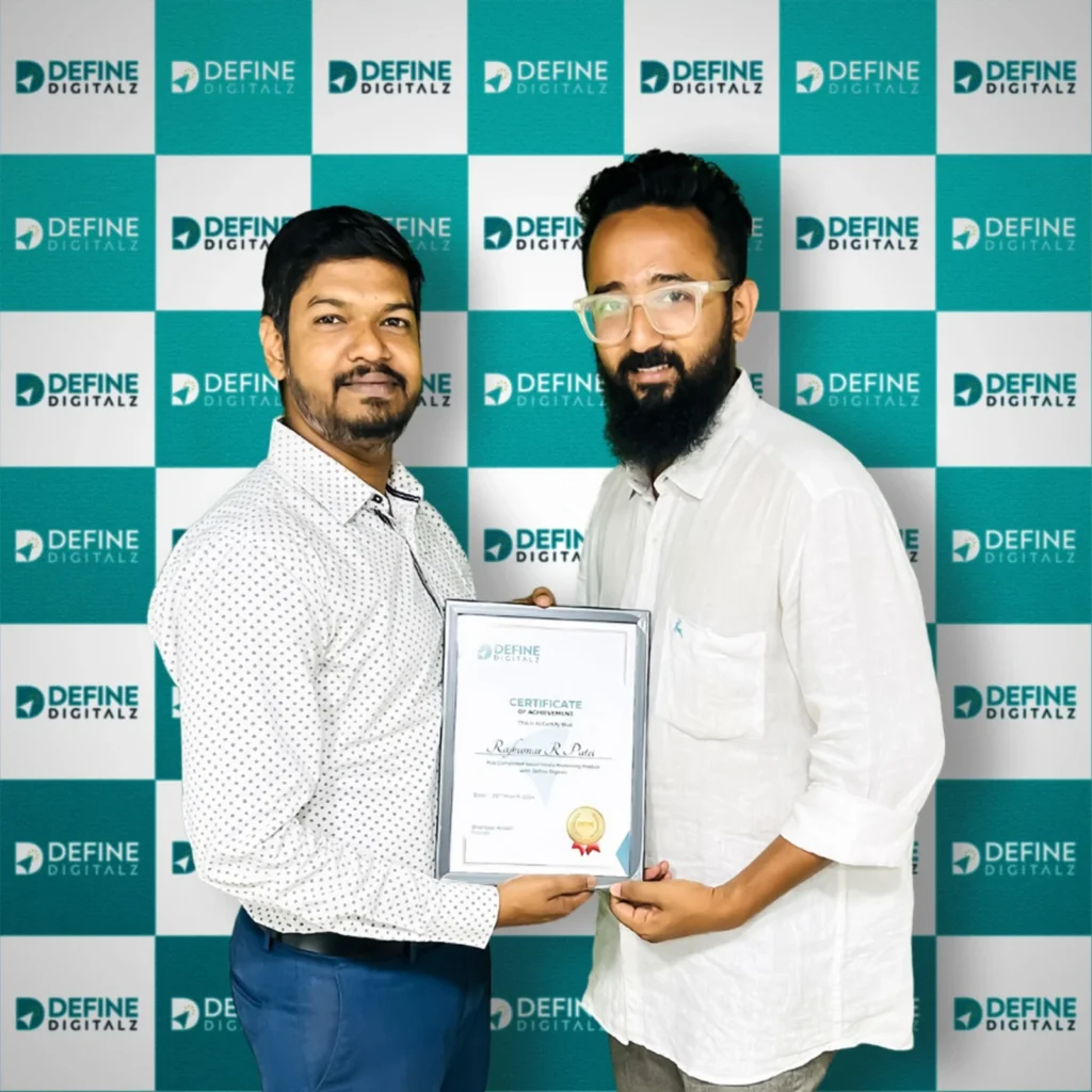 Shahbaz Ansari digital marketing trainer of Define Digitalz with students getting course certificates- Best Digital Marketing Agency Based Institute In Mumbai with 100% job assistance